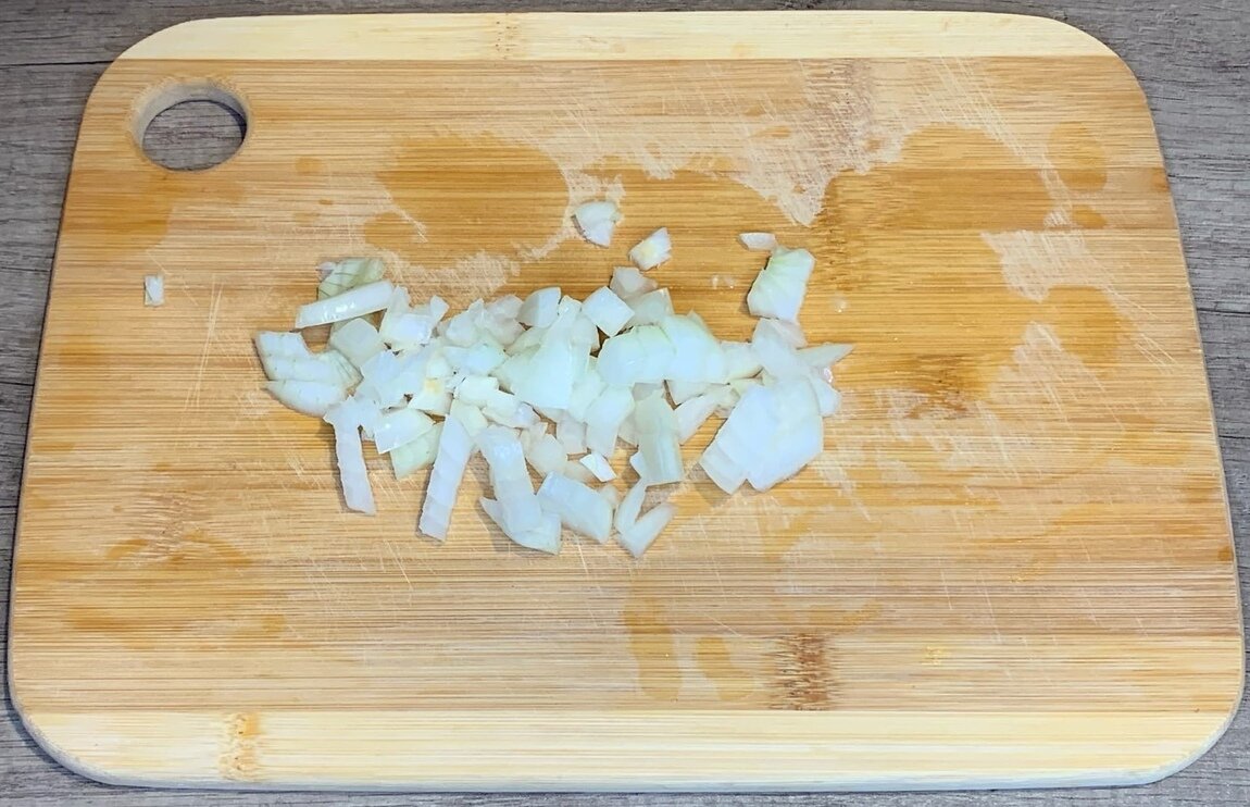 Лук, нарезанный кубиком