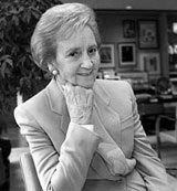 Что теперь будет с компанией? Собравшись с мыслями, Грэм немедленно пресекла все слухи: фирма не будет продана, она примет руководство на себя.