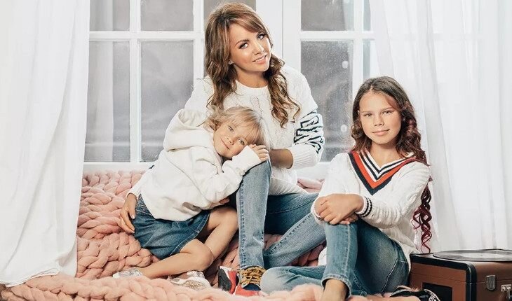 Марина Абросимова со своими дочерьми