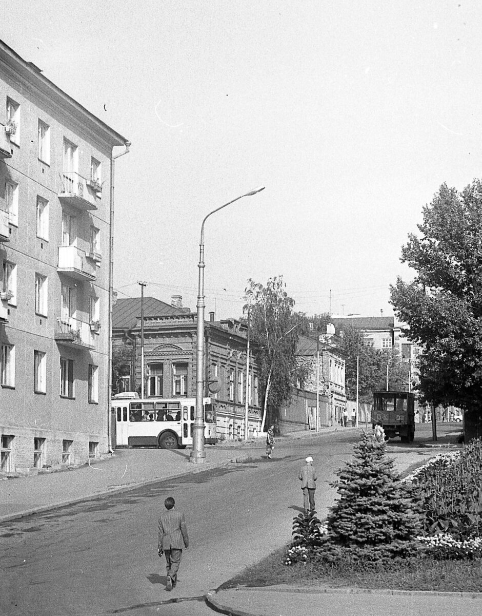 1976. Октябрьская