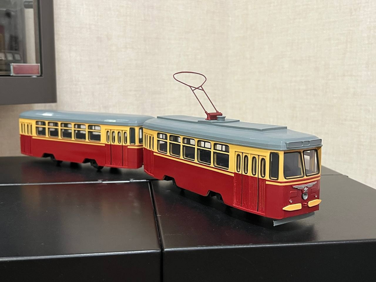 Модель поезда КТМ-2+КТП-2 в масштабе 1:43