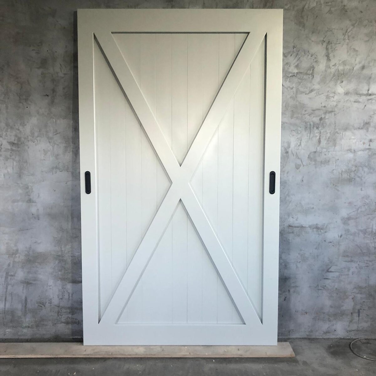 Белые двери стиль лофт