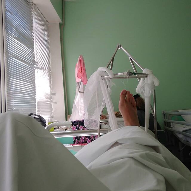 На вытяжке я пролежала три дня