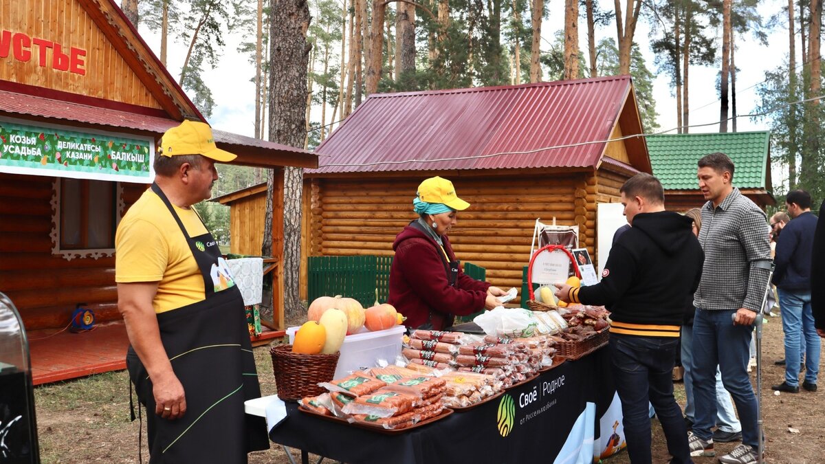     Накануне администрация Кировского и Московского районов Казани заявила, что третий гастрофестиваль на Лебяжьем посетили порядка 8 тысяч человек. На следующий день данные пересчитали. Об этом узнал Inkazan.