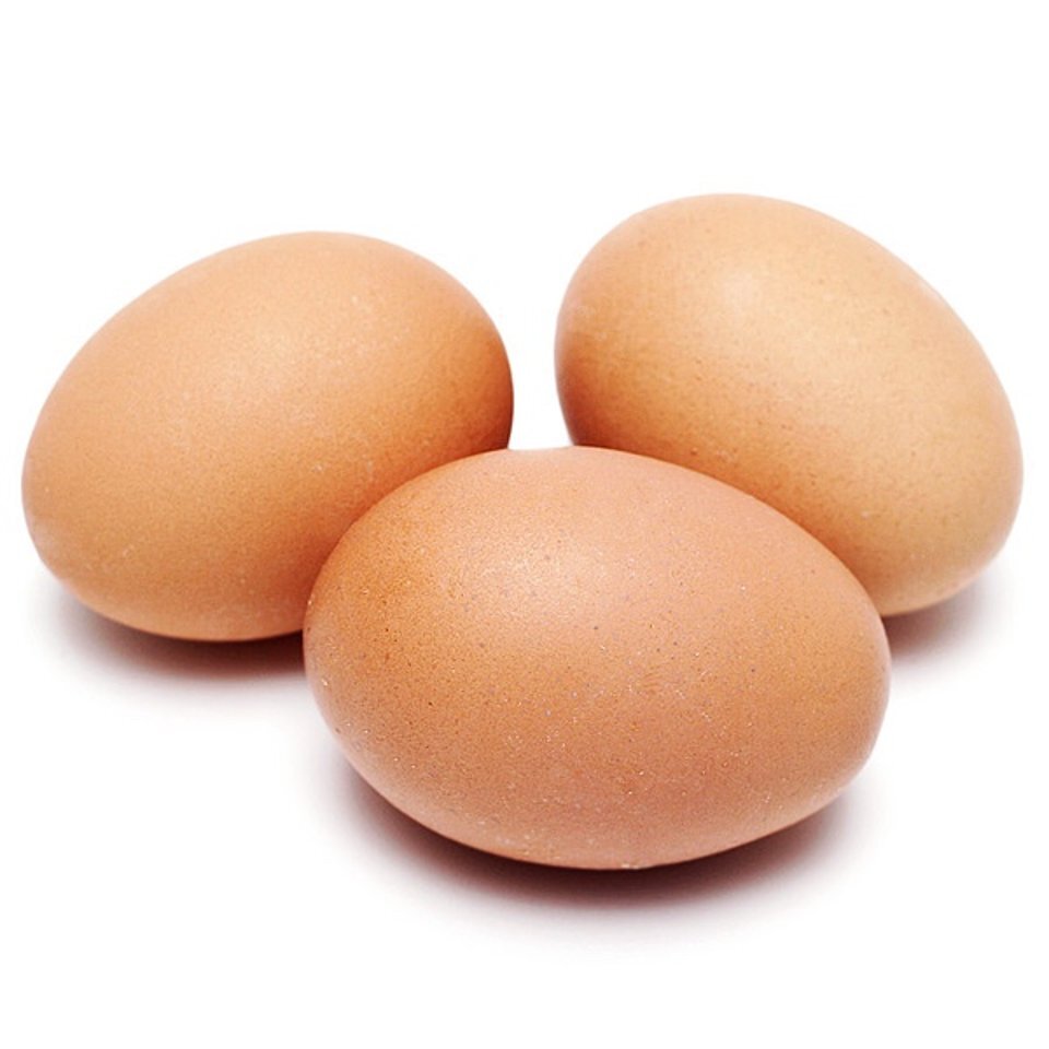 Третье яичко. Яйца. 3 Яйца. Яйцо куриное. Яйцо куриное на белом фоне.