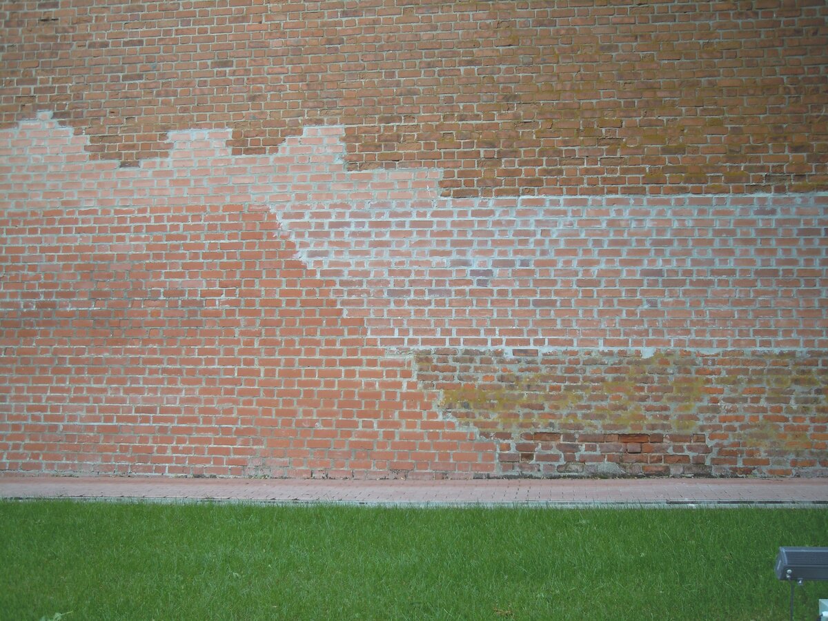 Ну вот, оползень около Северной башни, т. е. рядом с фуникулёром. Фото из репортажа с сайта NN.-8