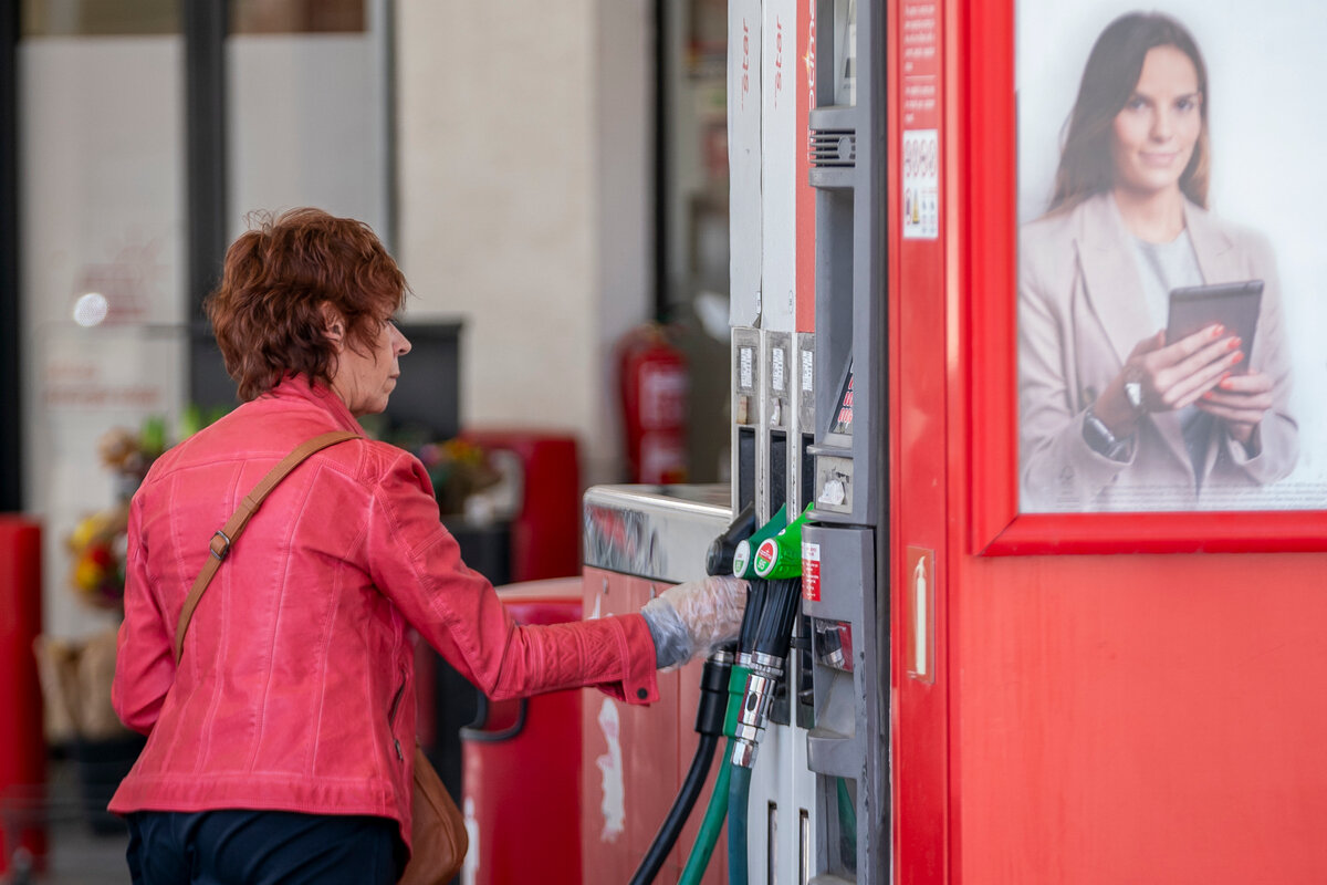 На АЗС в Югре бензин дешевеет.  Фото: A. PÃ©Rez Meca / Keystone Press Agency / globallookpress.com