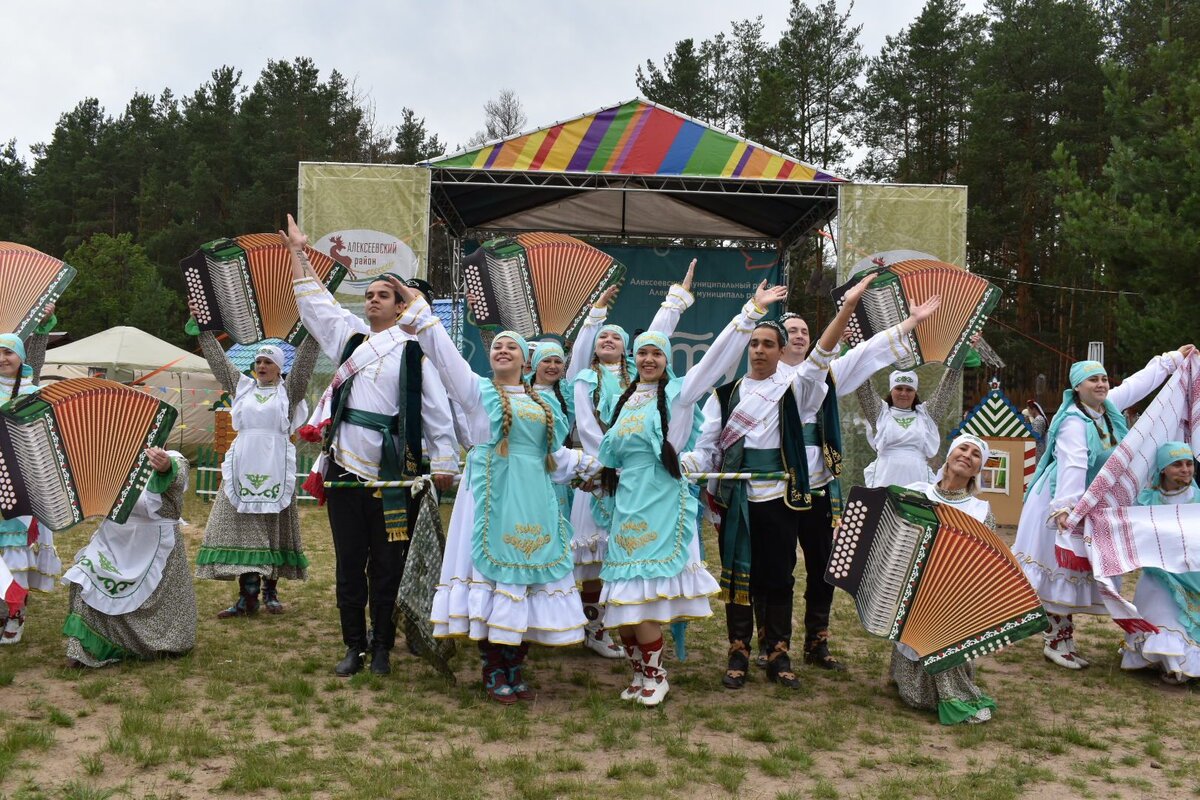 Сценарии татарского праздника. Народы Владимирской области. Костюмы народов Владимирской области. Национальная еда и праздники у татар и чуваш. Давайте устроим Сабантуй и пропьем.