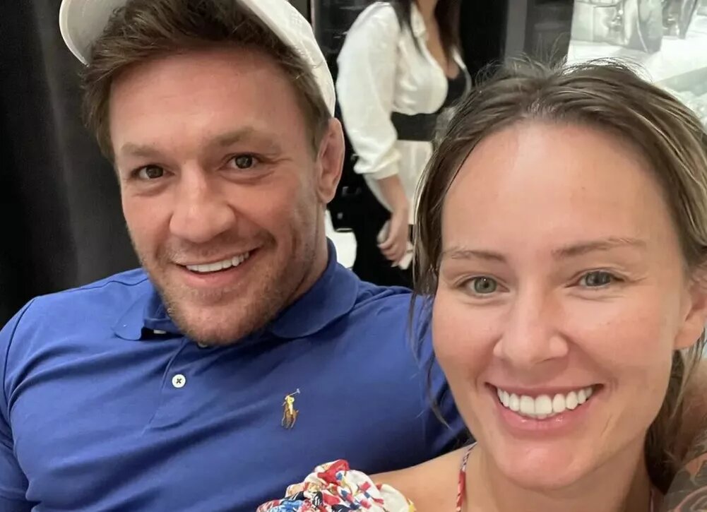    Конор Макгрегор отдыхает с семьей в Хэмптоне после обвинения в изнасиловании