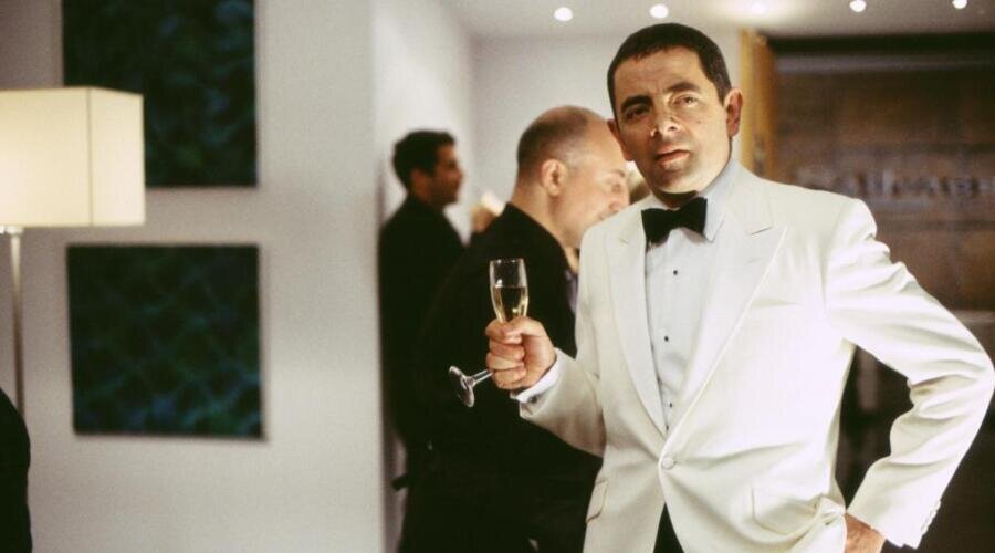    Комиссар Жюв, инспектор Клузо и агент Джонни Инглиш: что общего между этими персонажами? Кадр из фильма «Агент Джонни Инглиш», 2007 г.