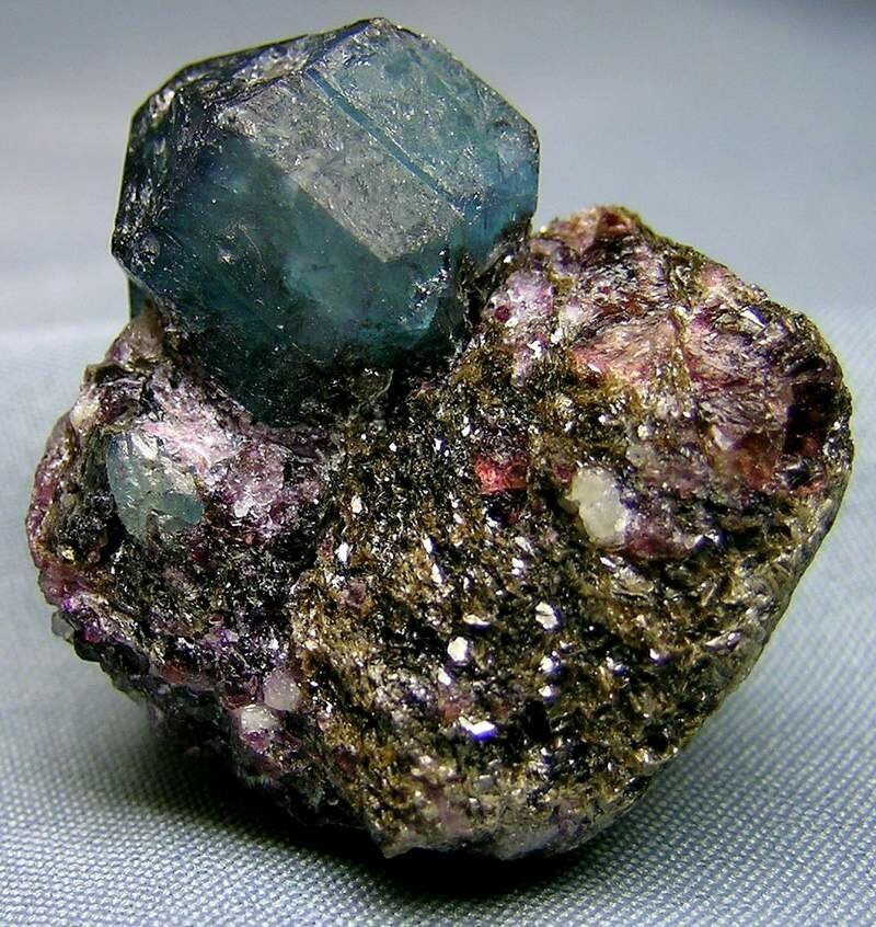 Кристалл александрита