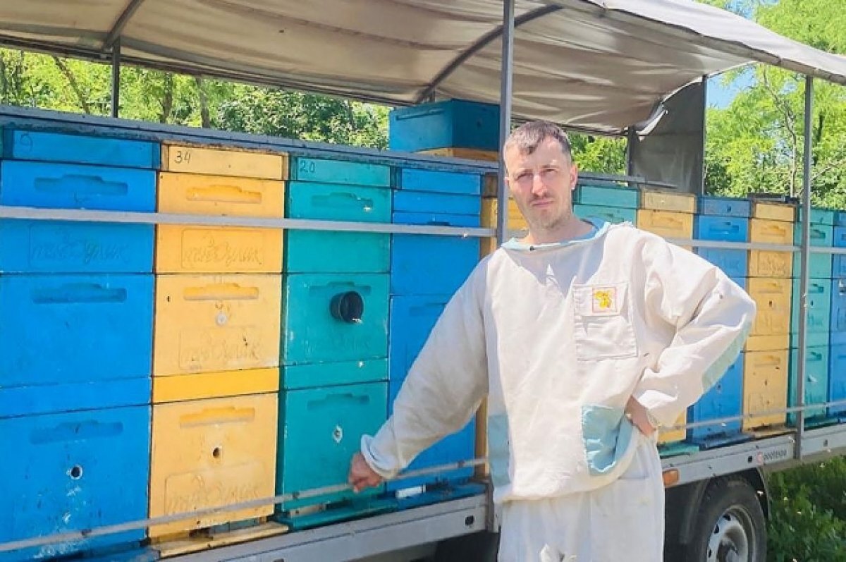    Павел Рудов – пчеловод со стажем. Этим ремеслом занимались и предки его жены.