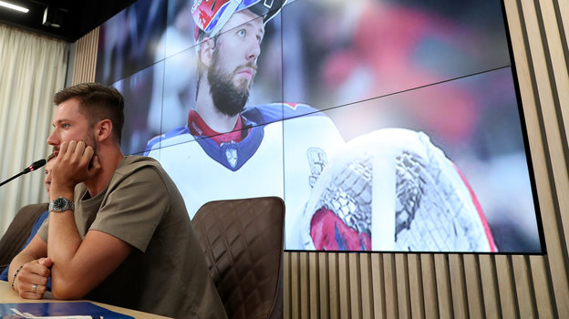    Иван Федотов.Юрий Кузьмин photo.khl.ru