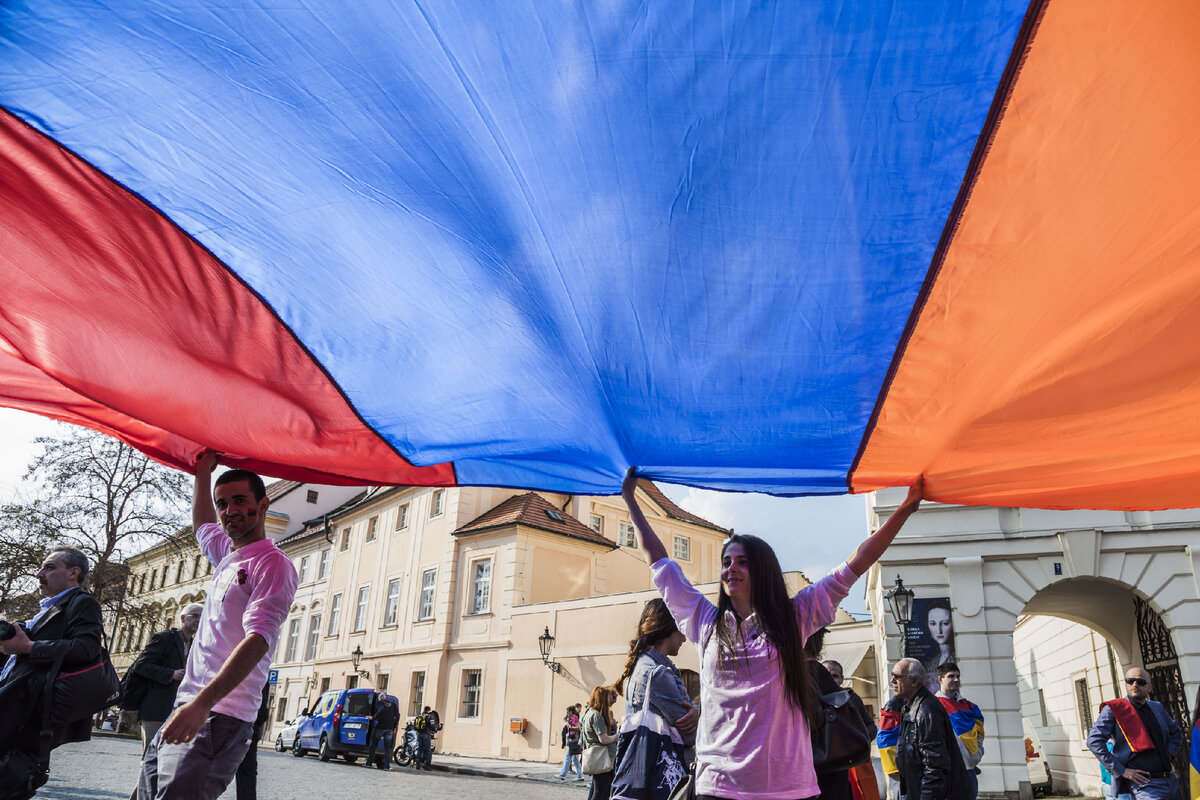 Национальное 24 республики. Отряд Армении на Украине фото.