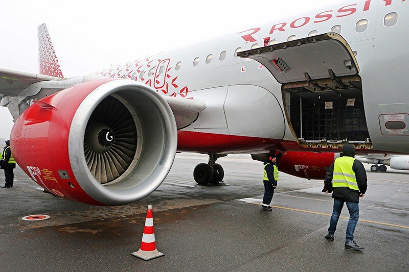 Багажный отсек самолета авиакомпании «Россия»