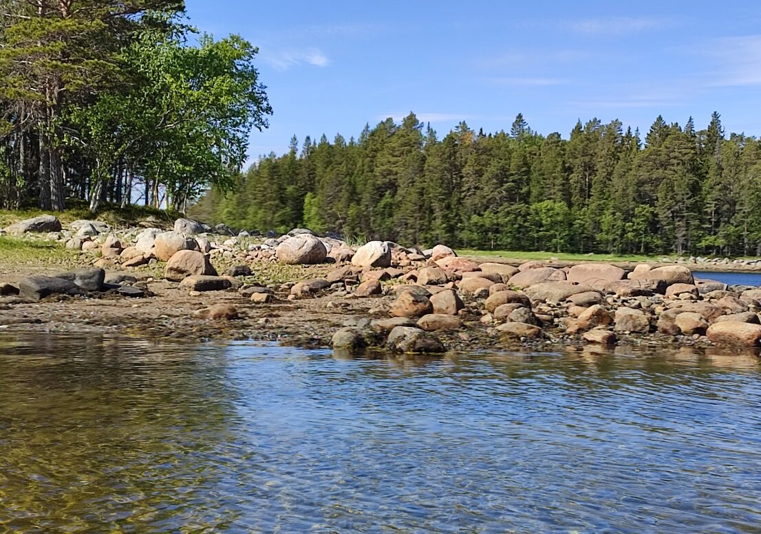 Берега маленьких островов.