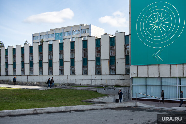    УОМЗ разрабатывает оптико-электронные системы различного назначения, в том числе для оборонной промышленности