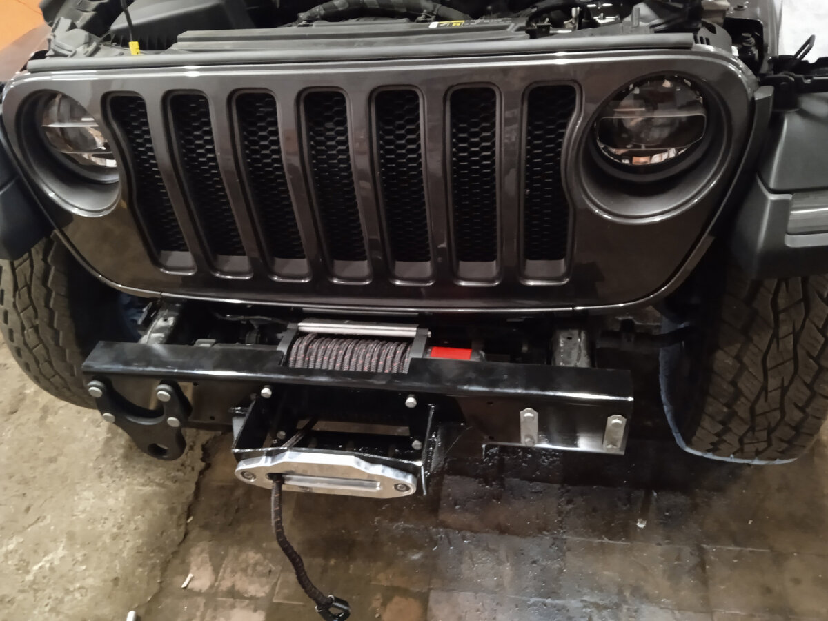 Площадок под лебёдку для этой новой модели в продаже нет