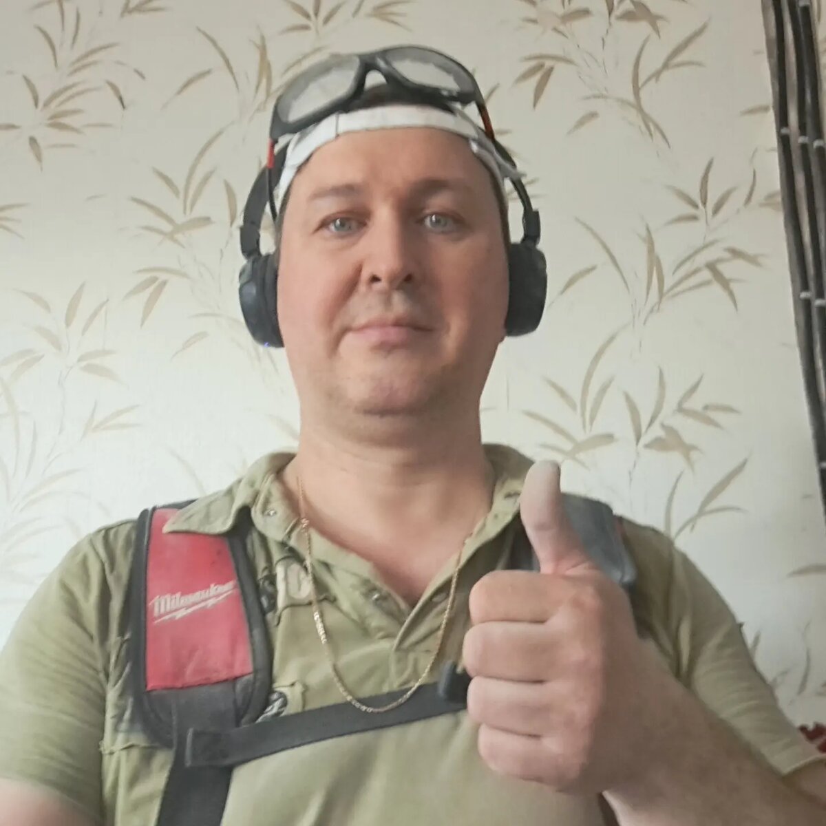 Автор статьи на работе