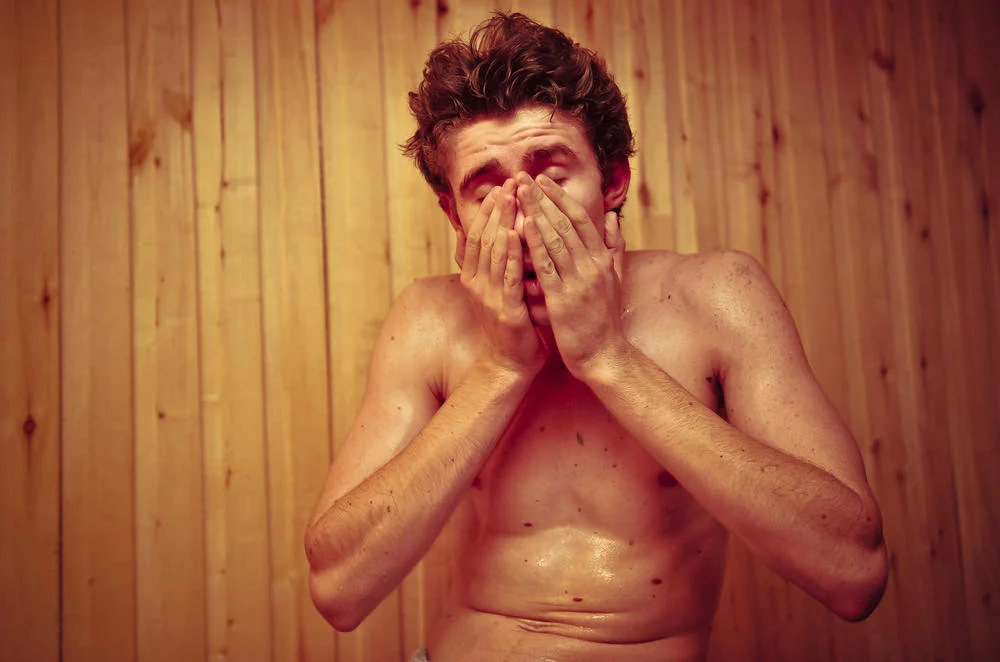 сауна противопоказания. совместная баня для мужчин и женщин. мужчины в бане. девушки 18 сауна. парни в баньке.