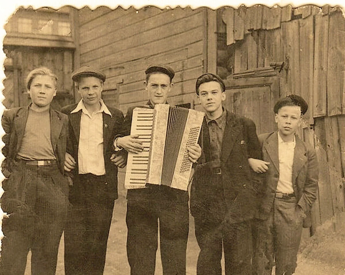 1950 г. 4-й проезд Марьиной рощи, 1 мая (личный архив Фоминой). Источник https://humus.livejournal.com/5165820.html?view=comments