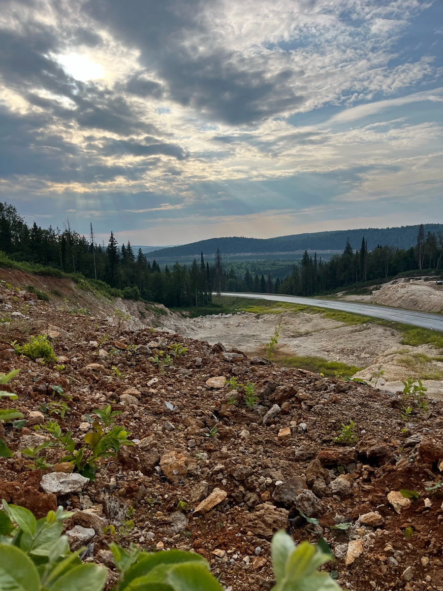 Здраствуйте дорогие наши гости приглашаем вас увидеть своими Глазами эту красоту Караиделя. Я проживаю здесь с самого детства и до сих пор не могу насмотреться этой природой. Чистый воздух, в нашей районе проживают много национальностей очень добрые отзывчивые всех ждем добра вам и здоровья 