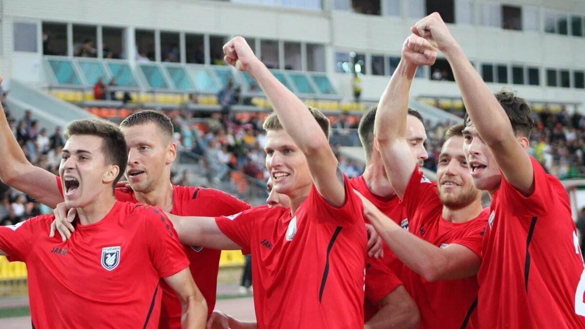     Ряд игроков основной команды «Рубина» оказались в заявке за «Рубин-2». Такая информация указана на сайте Второй лиги.