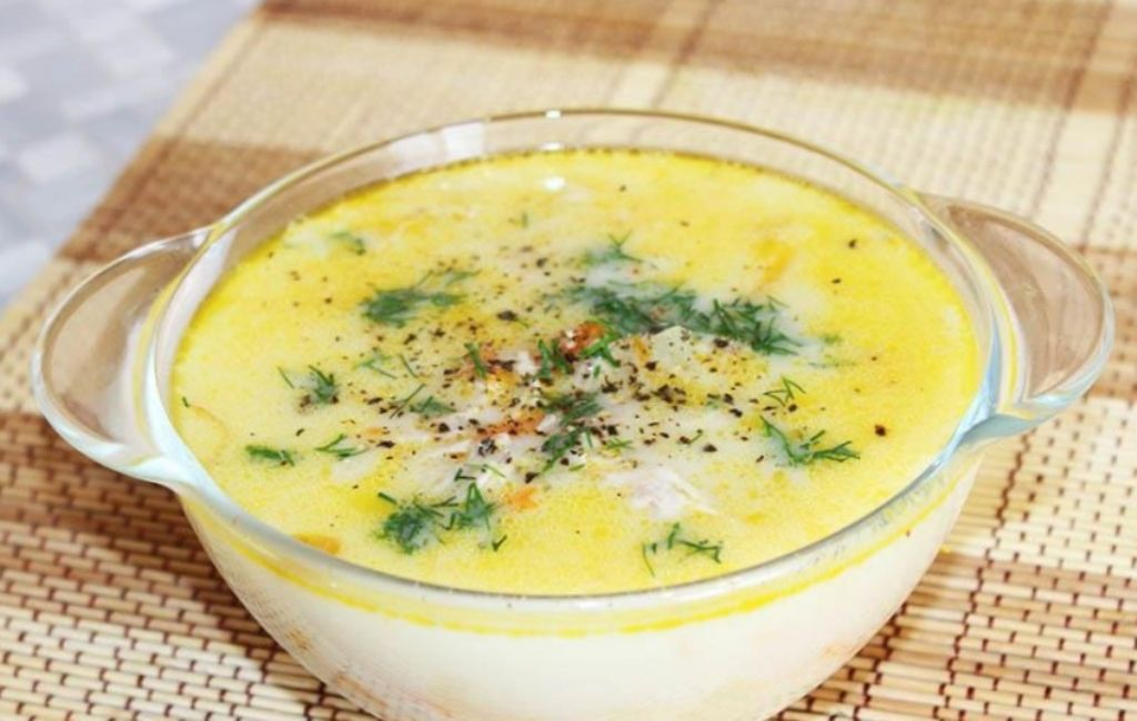 Суп сырный из плавленного сыра. Сырный суп (с плавленным сырком) с курицей. Французский сырный суп. Сырный суп с курицей и плавленным сыром. Суп с плавленным сыром и курицей