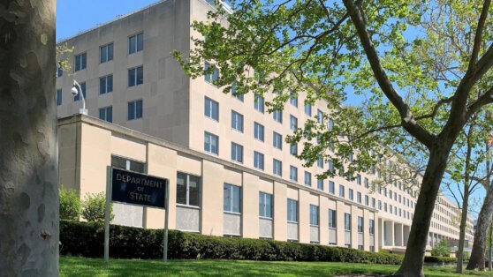    США частично эвакуируют посольство в Нигере Сергей Бунеев