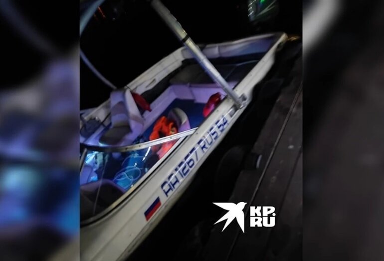 Фото на сапе. Картинки падение с катера. Девушка на которую наехал катер. Девушка на которую наехал катер. Juliana drew твардаускайте.