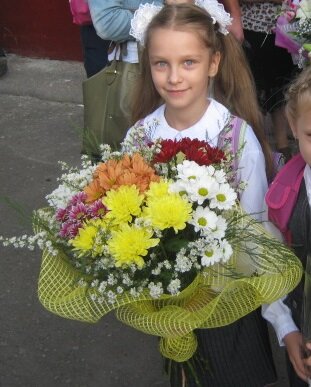 Даша идет в первый класс