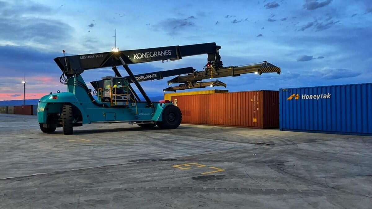    Фото: АО "Казахстан темир жолы". Август Макаров