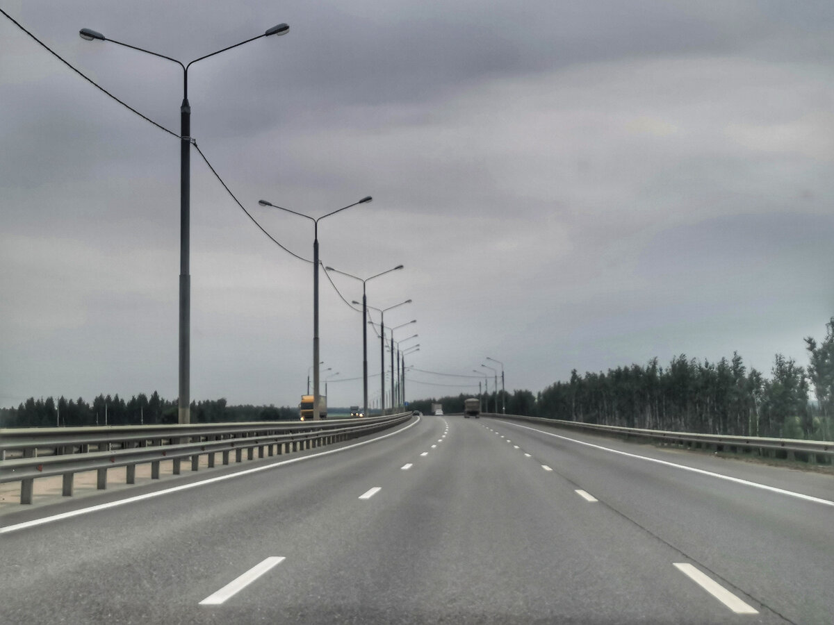 Трасса М2 Крым в Тульской области. Где-то недалеко от Верхнего Апасово.