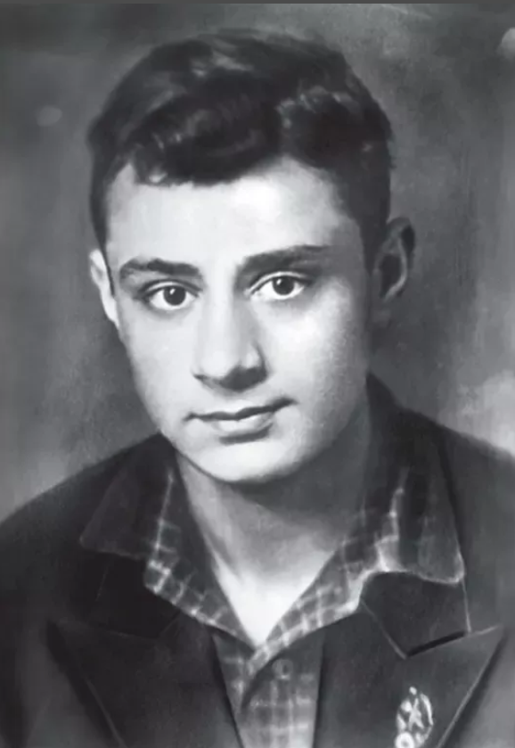 Эдуард Асадов