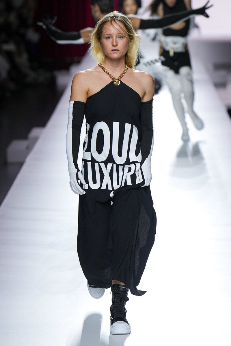 Runway 2024. Москино коллекция. Moschino Spring 2024. Кроше на подиуме.