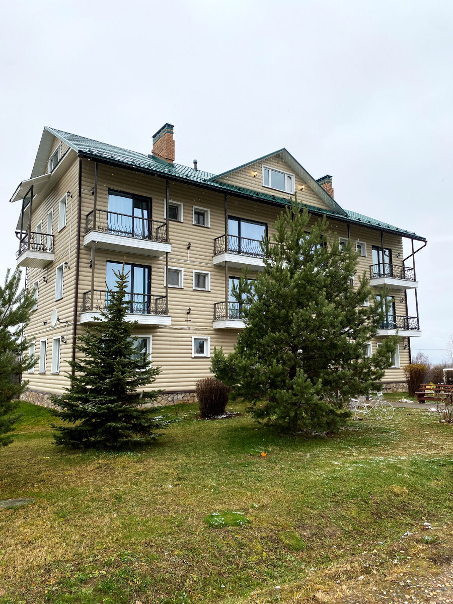 Парк-отель "Na Ferme", основной корпус. Фото автора канала
