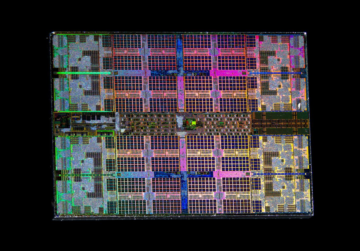 2 процессора в играх. Кристалл процессора AMD Ryzen. Архитектура процессоров Интел. Процессор AMD Zen 2 его архитектура. Архитектура Threadripper AMD.