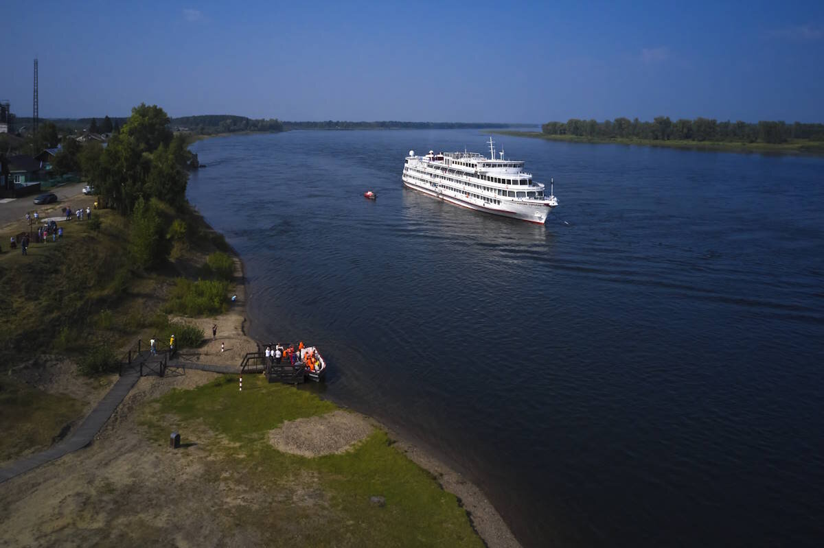 «Максим Горький» на просторах Енисея