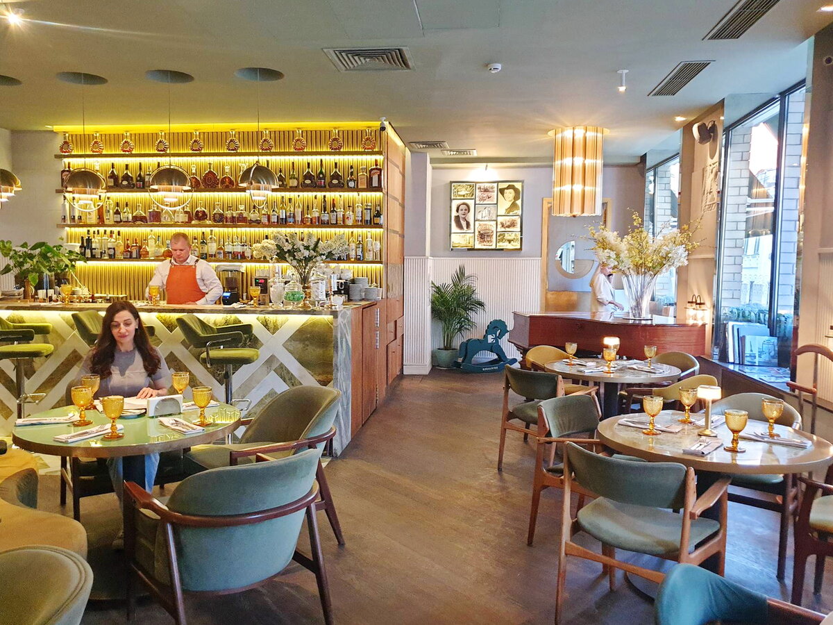 Общий вид зала. Ракурс от входа