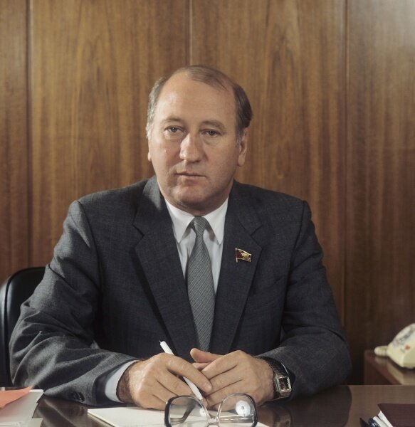 Юрий Алексеевич Манаенков (1936-2021)
