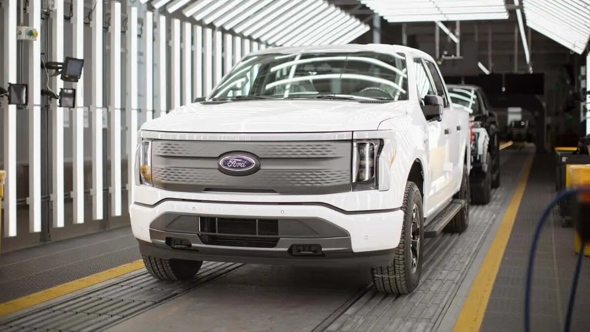 Производство Ford F-150 Lightning возобновляется | 暮企画 狐倶楽部 | Дзен