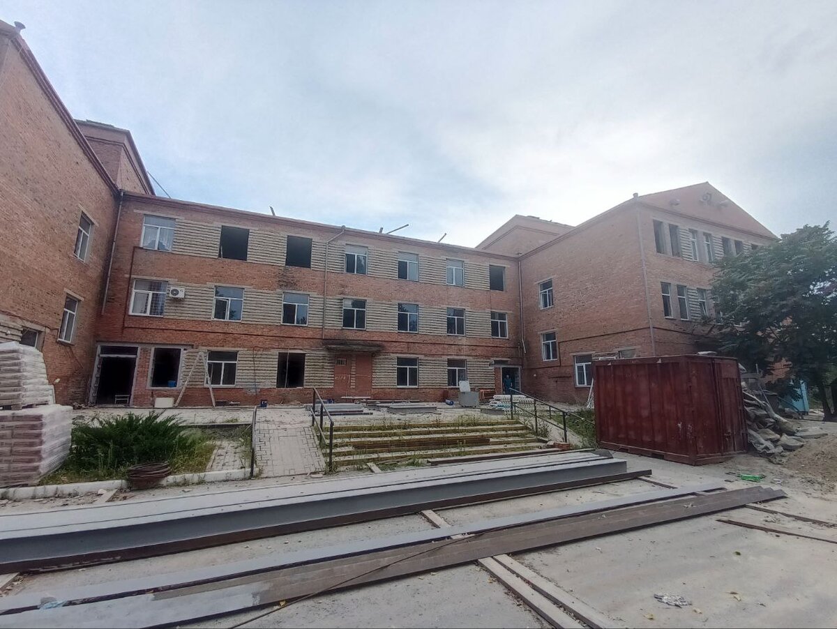 Районная поликлиника в усть-донецке. Районная больница усть донецкого района ростовской области. Усть донецкая црб. Районная больница усть донецкого района ростовской области. Центральная районная больница усть-донецкий.