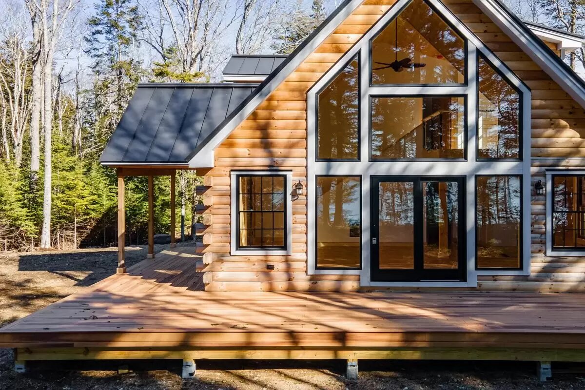 каркасный или брусовой дом. каркасный домик обшитый досками. каркасник или брус. брус или каркас. каркасник или брус.