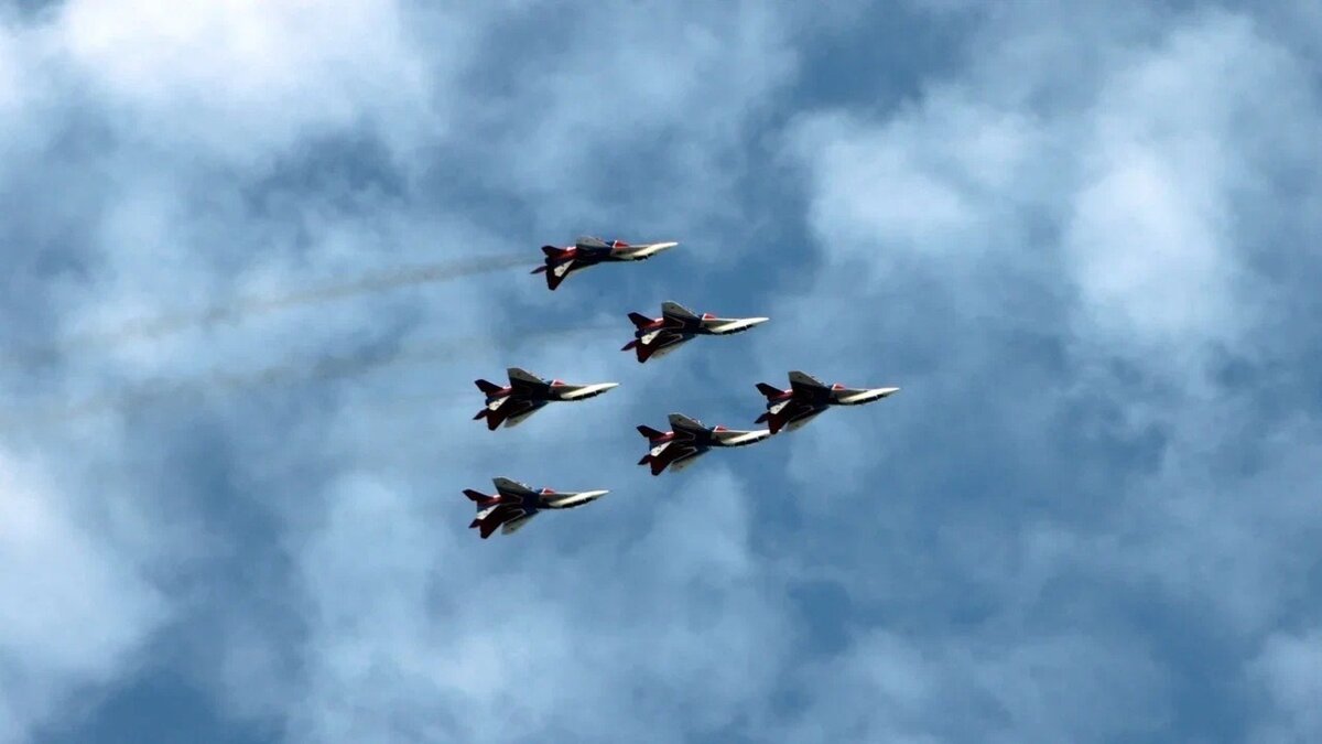     В Казани планируется провести показательные выступления в рамках авиационного праздника «Я выбираю небо». Мероприятие пройдет уже сегодня, 4 августа, на площадке у Центра семьи «Казан».