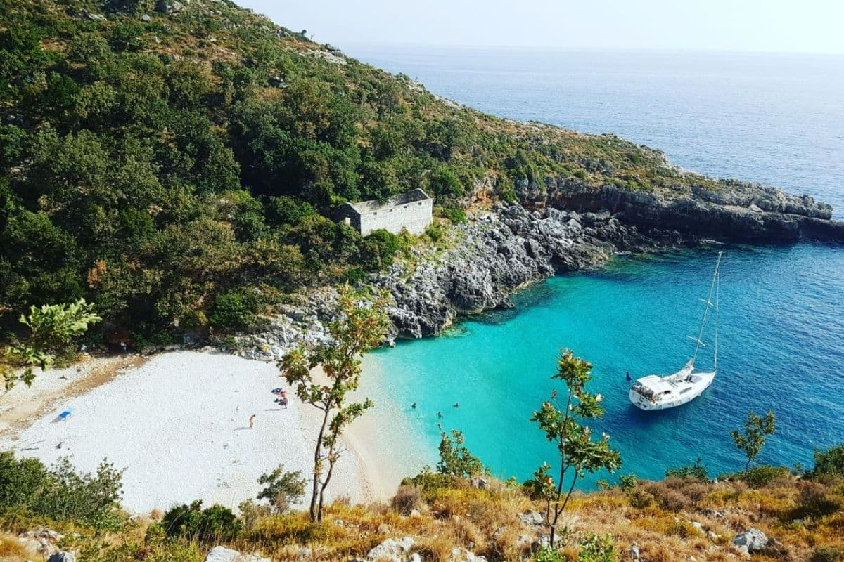 Вот такие виды открылись мне в моем "почти бесплатном" путешествии