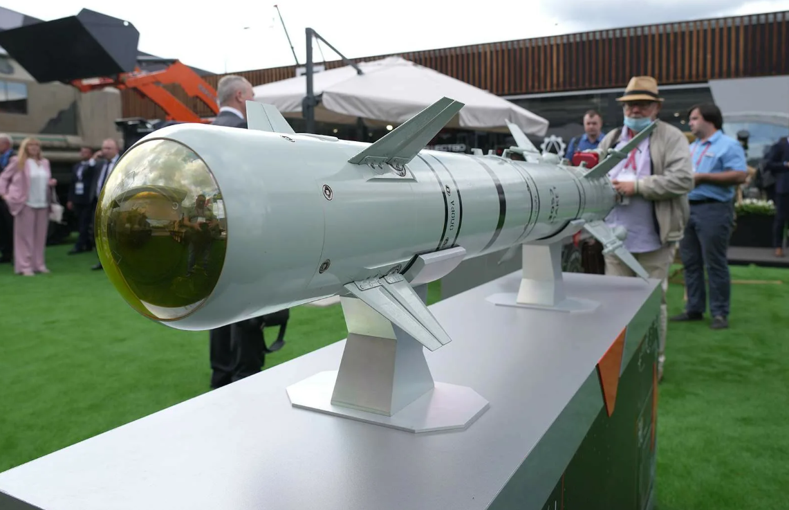 Ми 8 и ка 52. Многоцелевая управляемая ракета (лмур) «изделие 305э». Изделие 305 лмур. Лмур ракета 305. Лмур.