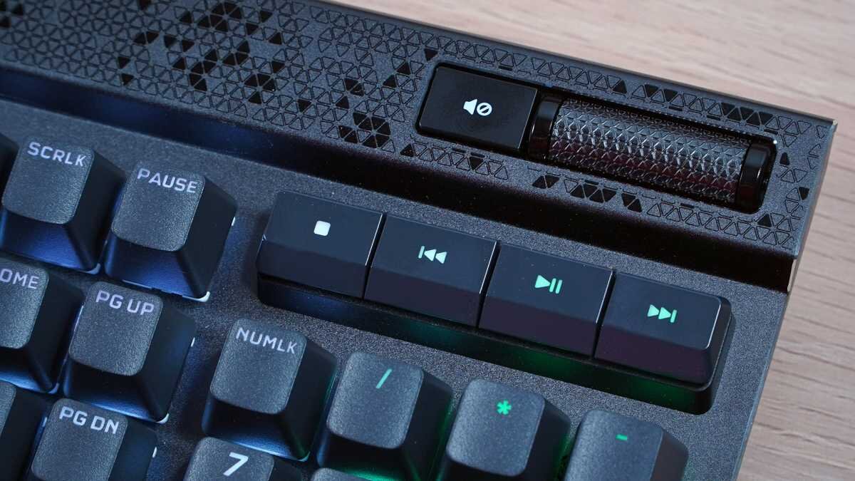 Обзор Corsair K70 Pro Max: Инновационные магнитные переключатели и  улучшенный дизайн | proTechTalk | Дзен