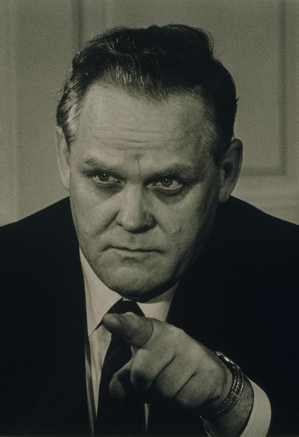 гесс холл компартия сша. дэвис анджела брежнев фото. гэс холл. Gus hall tno focus. гесс холл компартия сша.