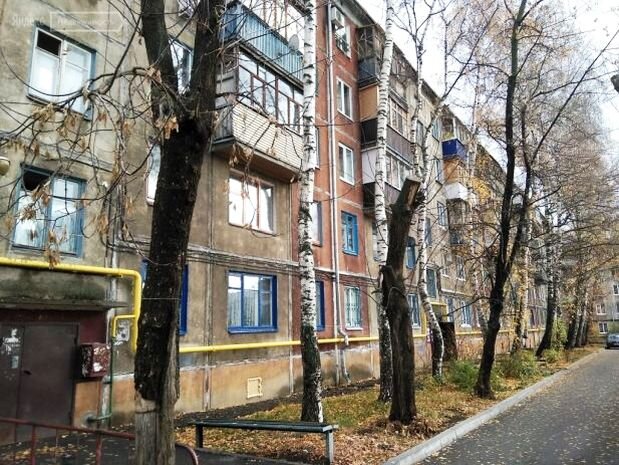 Старая советская"хрущевка". Ей лет 50 уже, а в ней до сих пор с комфортом живут люди