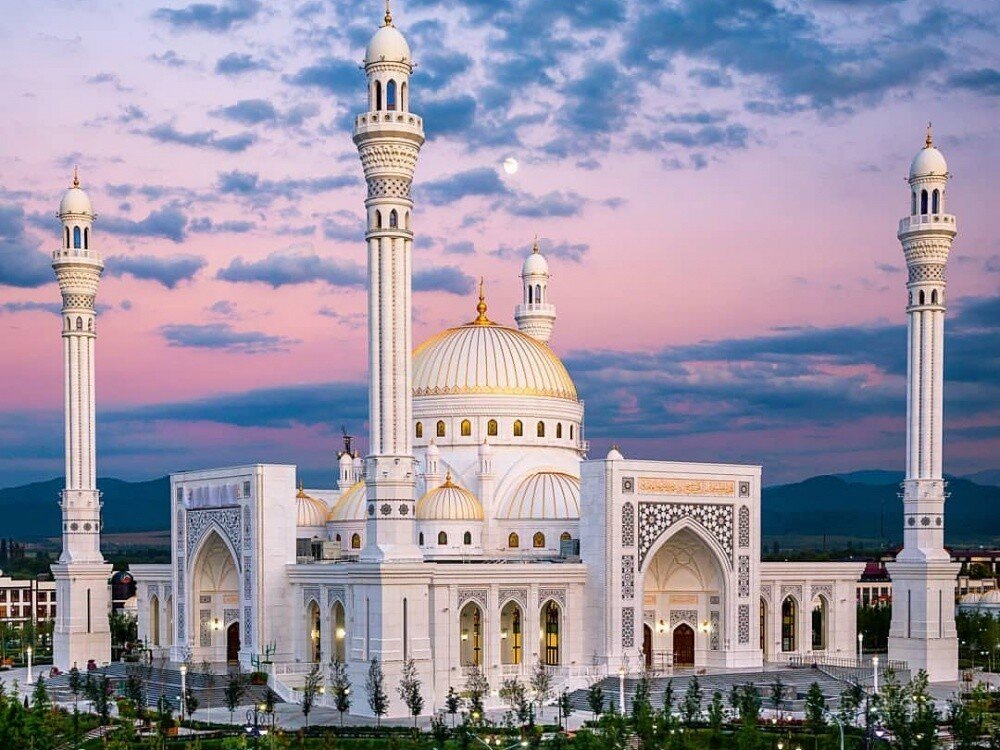 Мечеть часть исламской культуры. Джума мубарак с благословенной пятницей. Московская соборная мечеть проспект мира. Московская соборная мечеть 1953. Где находится мусульманская мечеть.